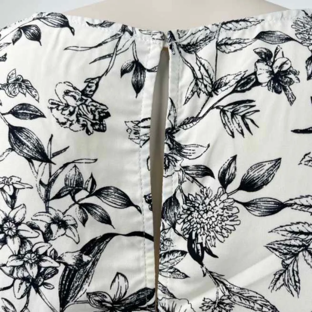 Lush Black & Ivory Floral Swing Dress‎ - Image 5