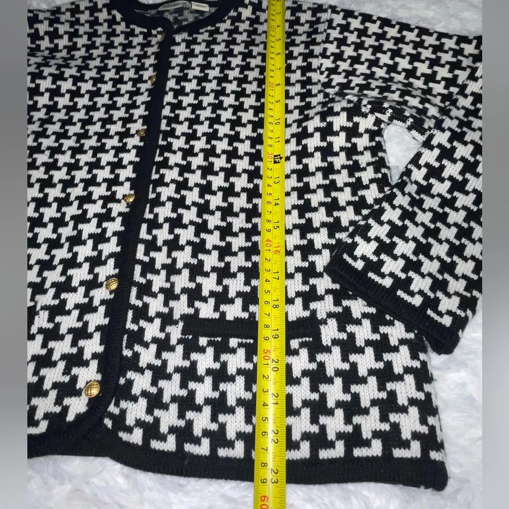 Classic Elements black white cardigan sweater gold buttons Medium - Image 6