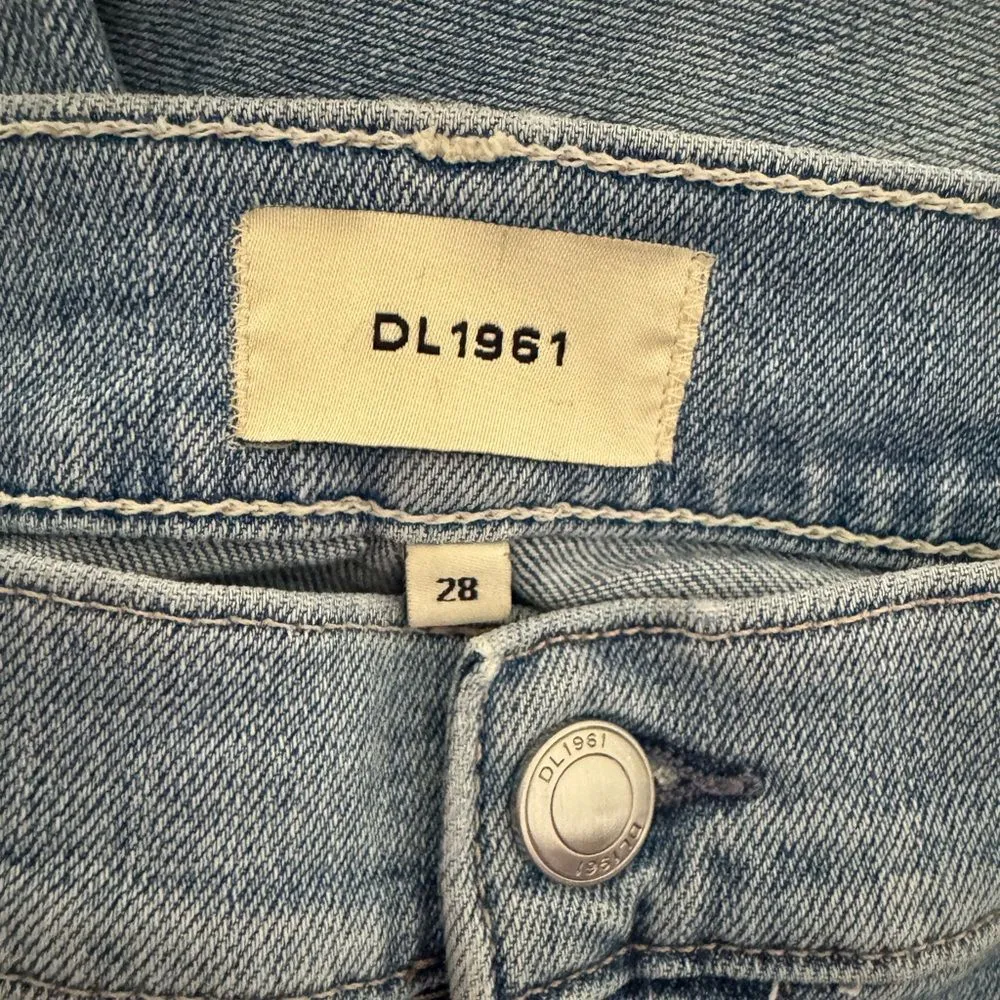 DL1961 Bridget Boot medium wash Size 28 - Image 8