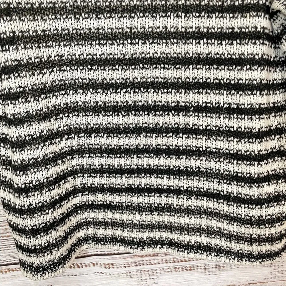 Romeo & Juliet Couture Black and White Striped Sweater, EUC, Size Small - Image 3