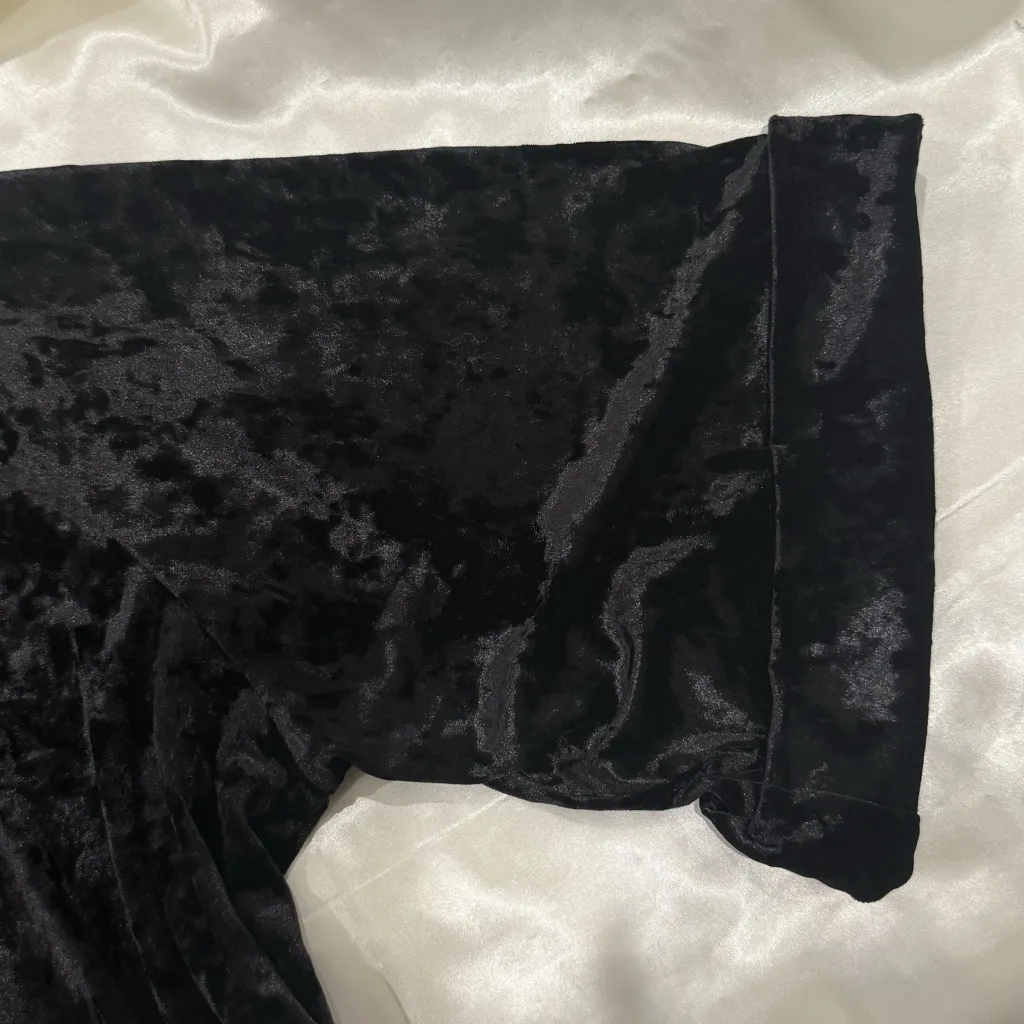 Supplies By Union Bay Luna Crew Neck Crushed Velvet Blouse Black 1X Whimsigoth - Image 8