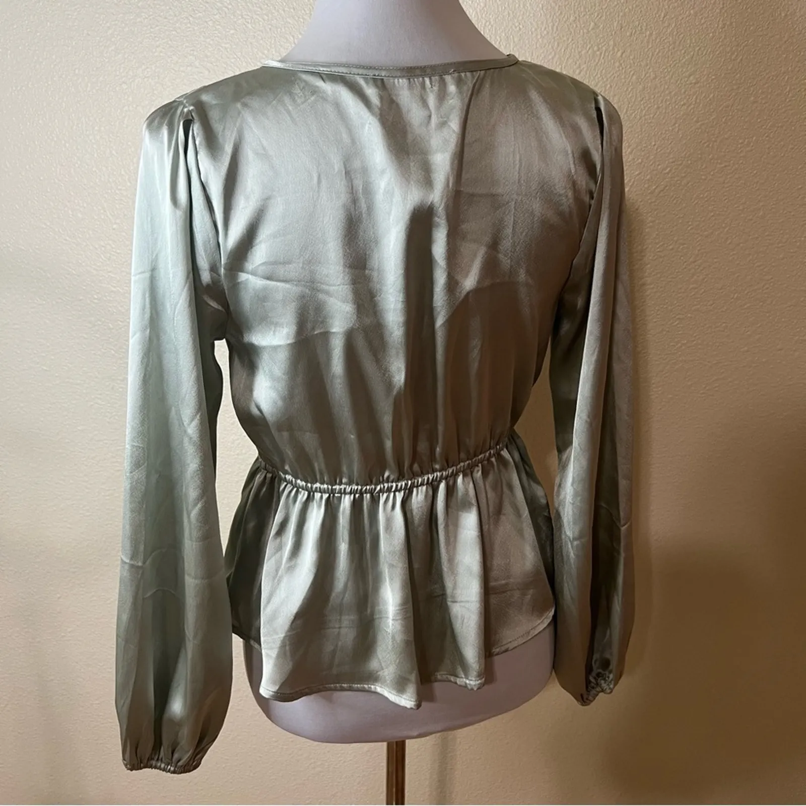 Abercrombie & Fitch Silver Sage Green Tie Front Satin Peplum Blouse SMALL - Image 5