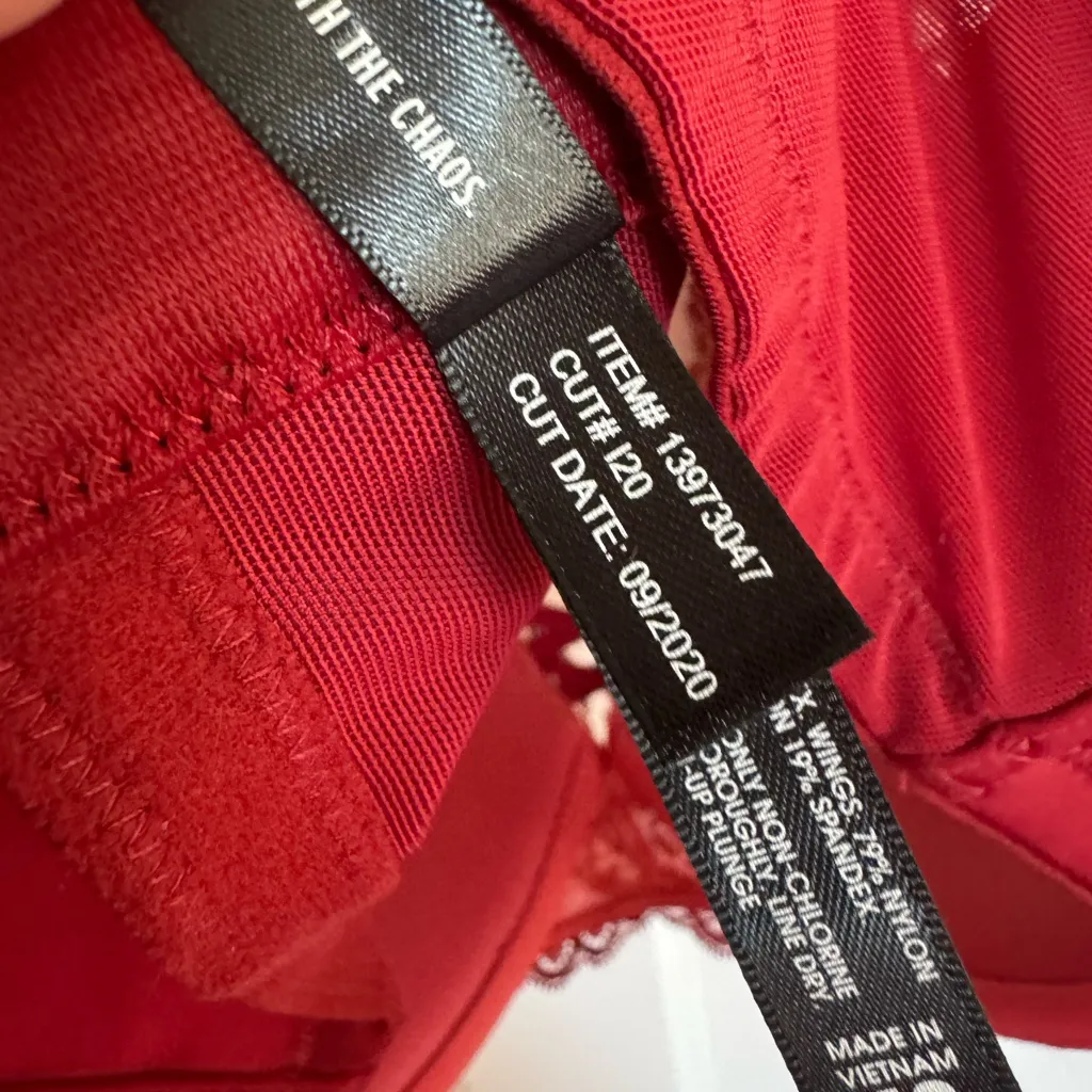 NWT Torrid dark red lace bra size 40DDD - Image 8