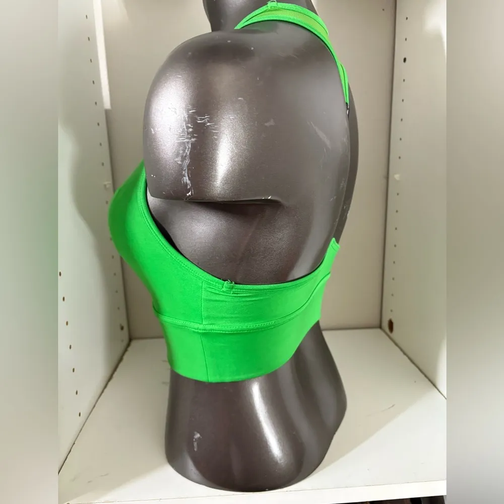 Sports illustrated woman’s sports bra size med Green - Image 9