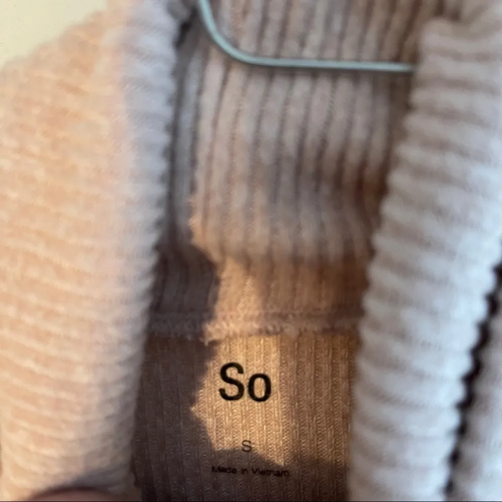 SO BLUSH RIBBED TURTLENECK DRESS SMALL - Image 3