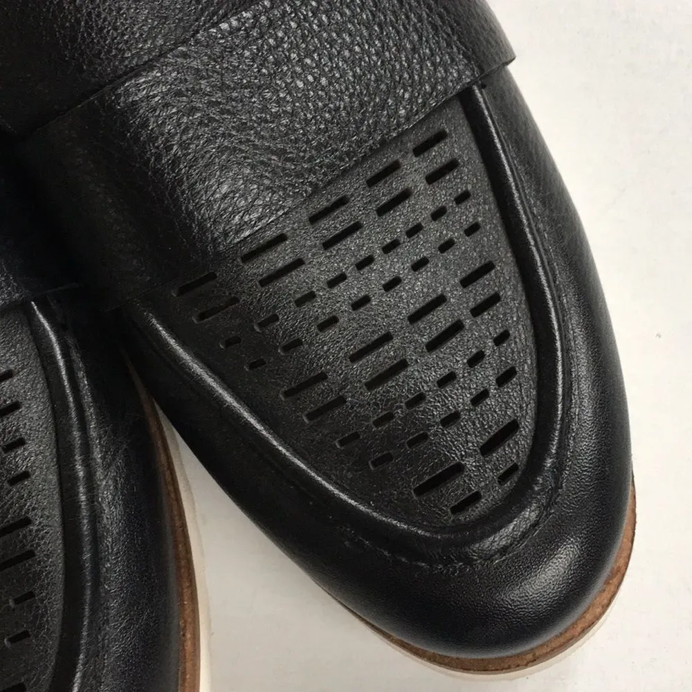 EUC Earth Brand leather shoes Black Size 6.5 - Image 2