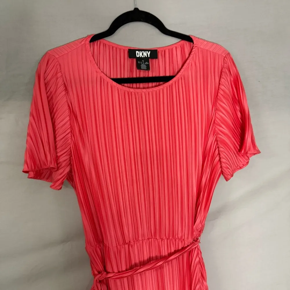 DKNY Hot Pink Pleated Swing Dress Size 14 Large Jersey Pleat Cocktail Pink Punch - Image 6