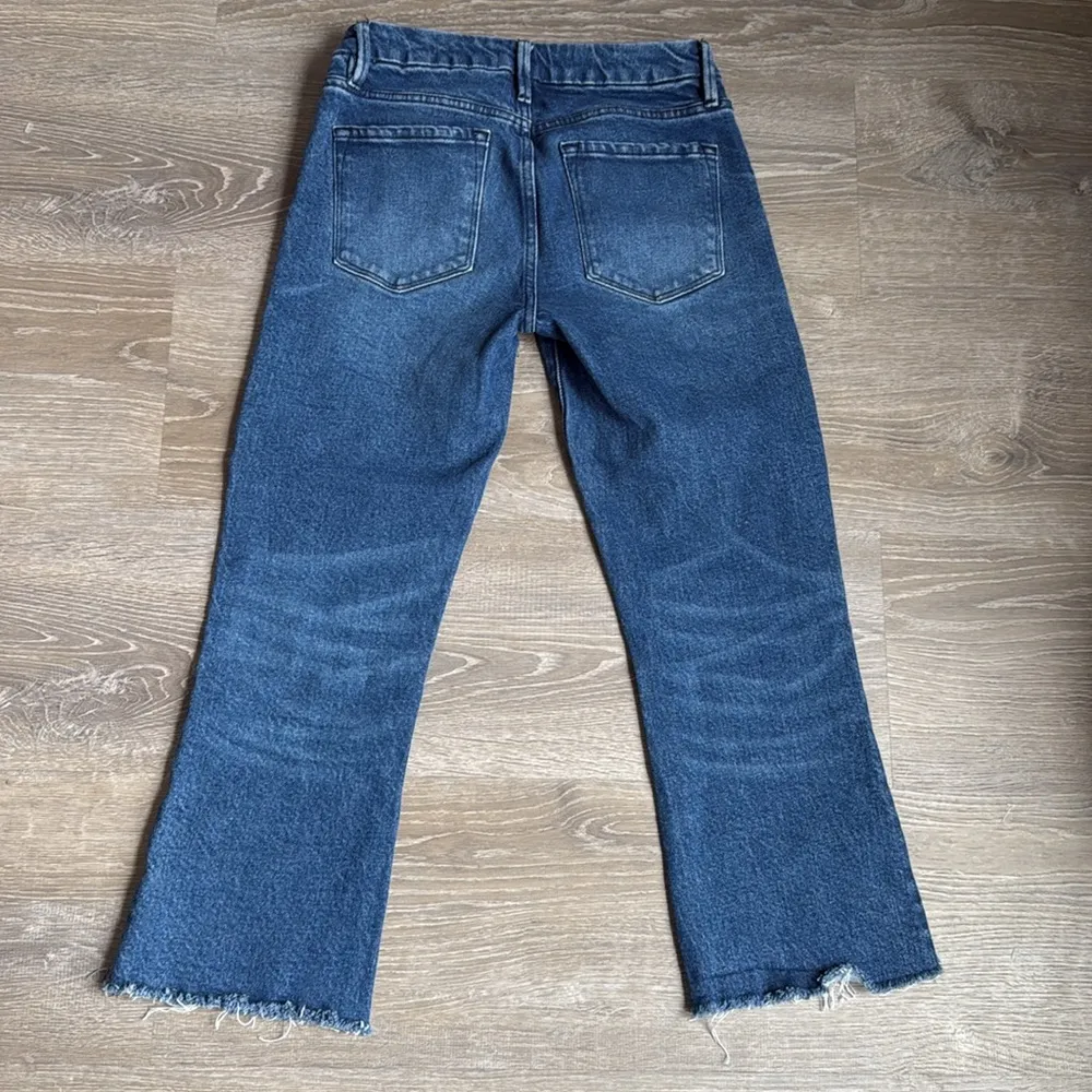 Frame Denim Le Crop Mini Boot Jeans  Huntdale LCMBRA118 Flare Leg Raw Hem - Image 4