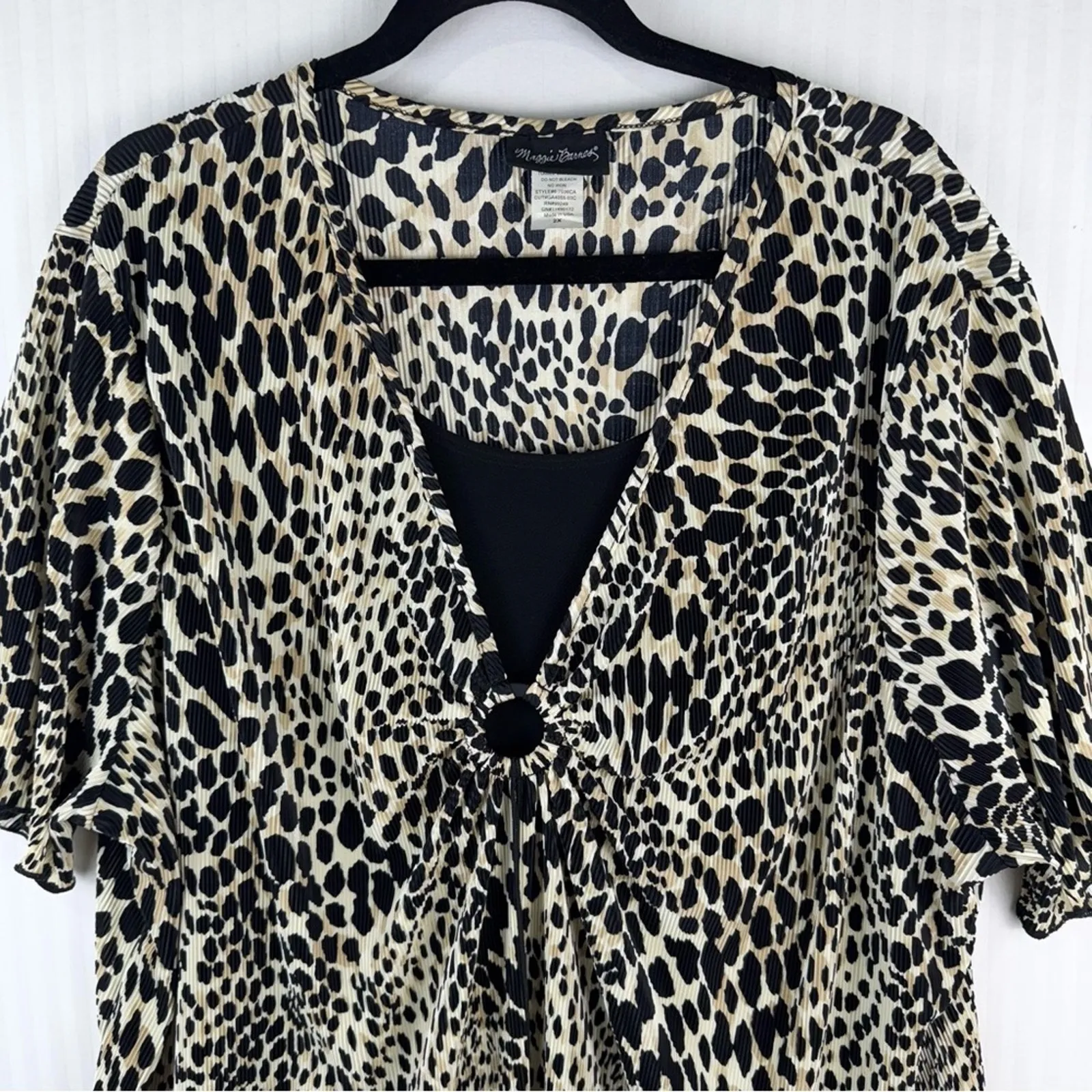 Maggie Barnes Crinkle Fabric Leopard Print Flutter Sleeve Blouse Women’s Size 2X - Image 3