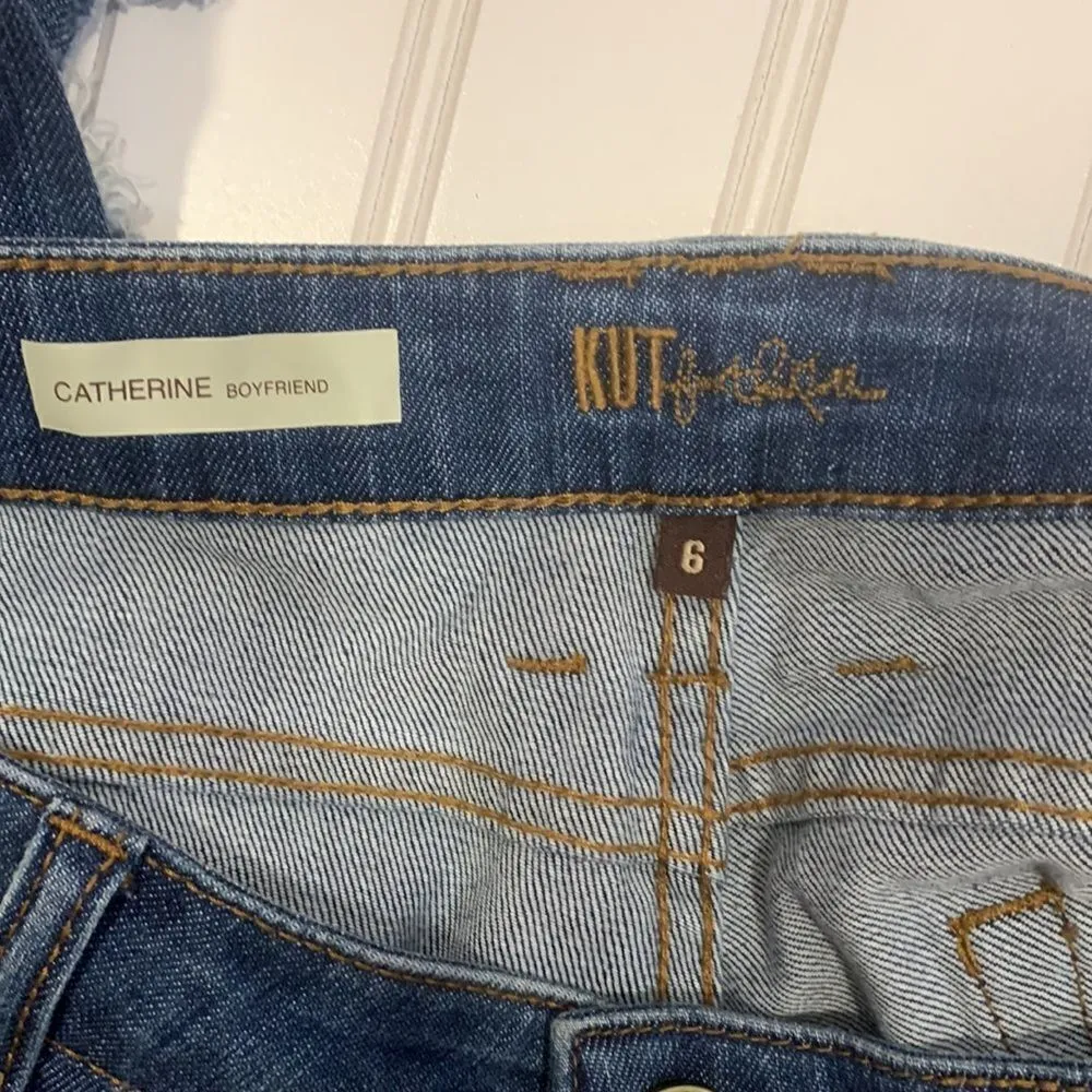 Kut from the Kloth Catherine boyfriend jean - Image 4