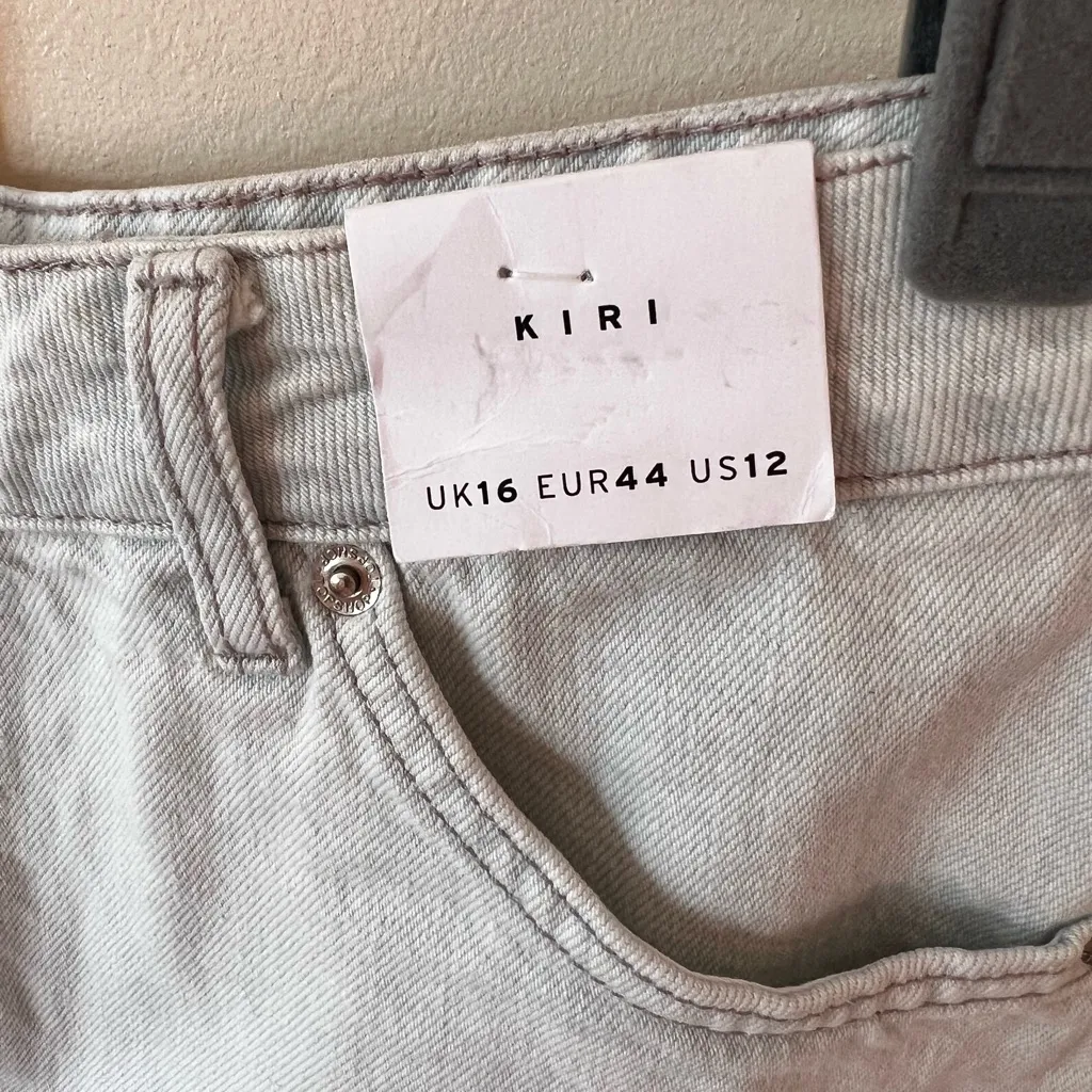 Topshop Kiri Denim Women’s NWT Jean Shorts Light Wash Frayed Size US‎ 12 - Image 4