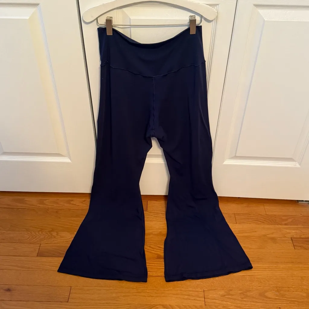 OFFLINE By Aerie Real Me High Waisted Crossover Flare Legging in Royal Navy - Image 3