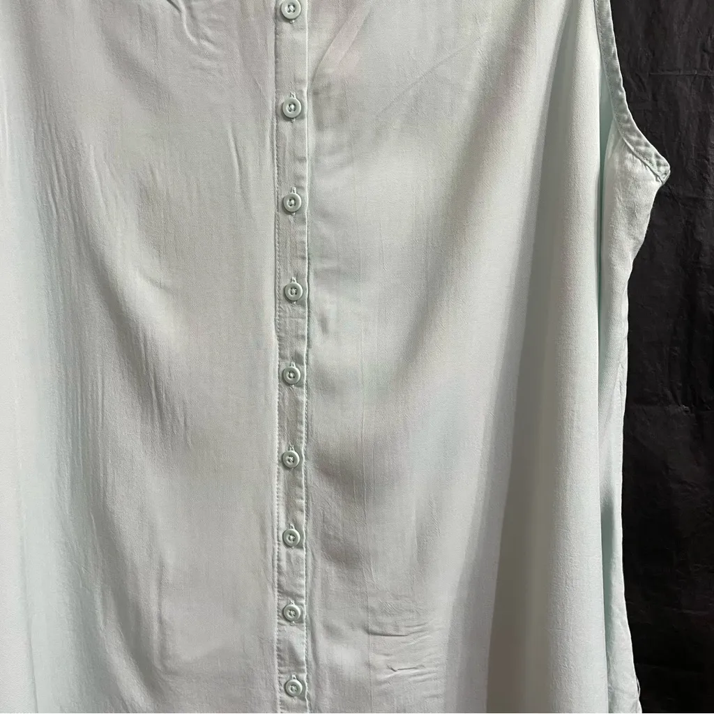 Torrid 1 Soft Green Sleeveless Blouse Summer Vacation Resort Beach - Image 6