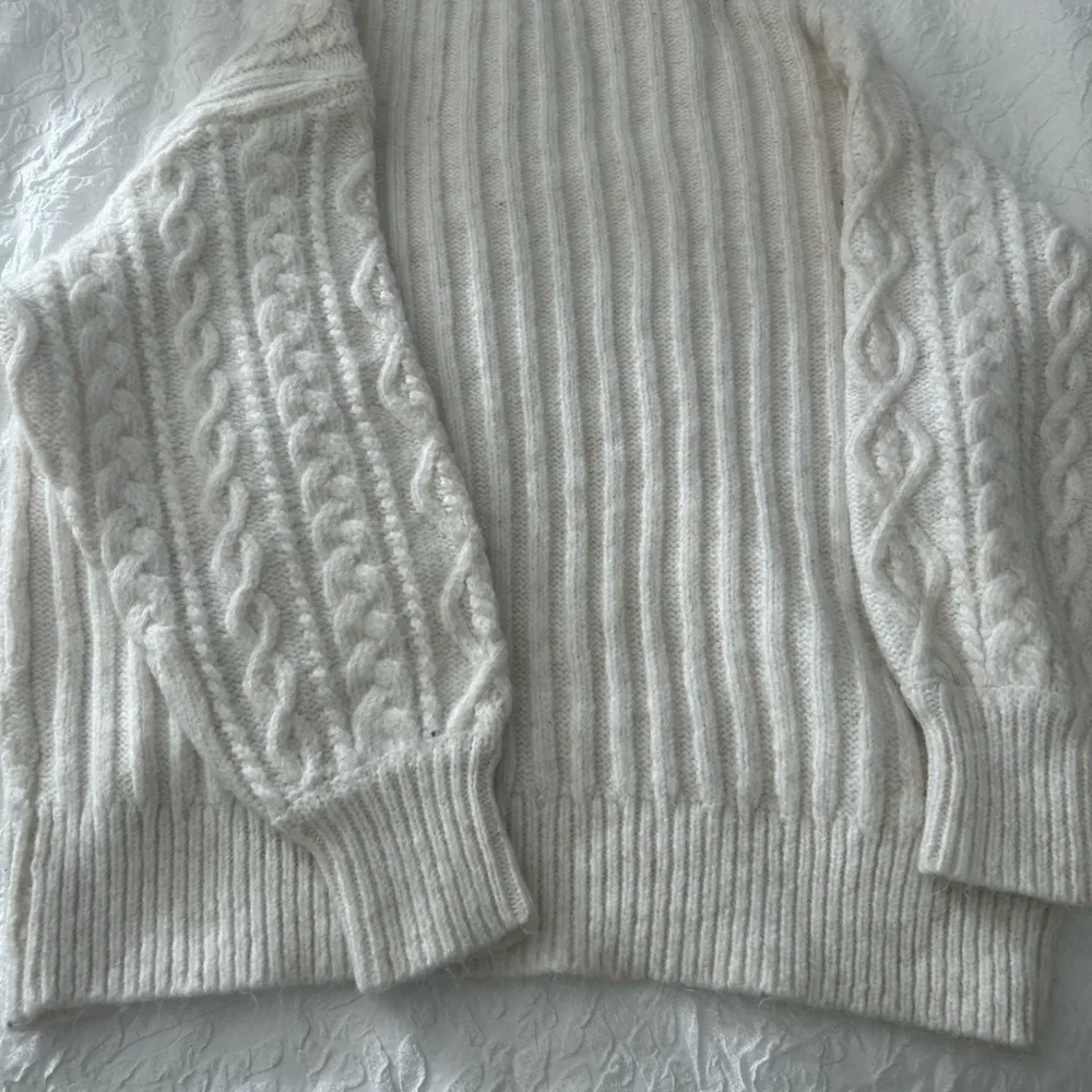 NWT Gorgeous!! Pull & Bear Cream Sweater S - Image 5