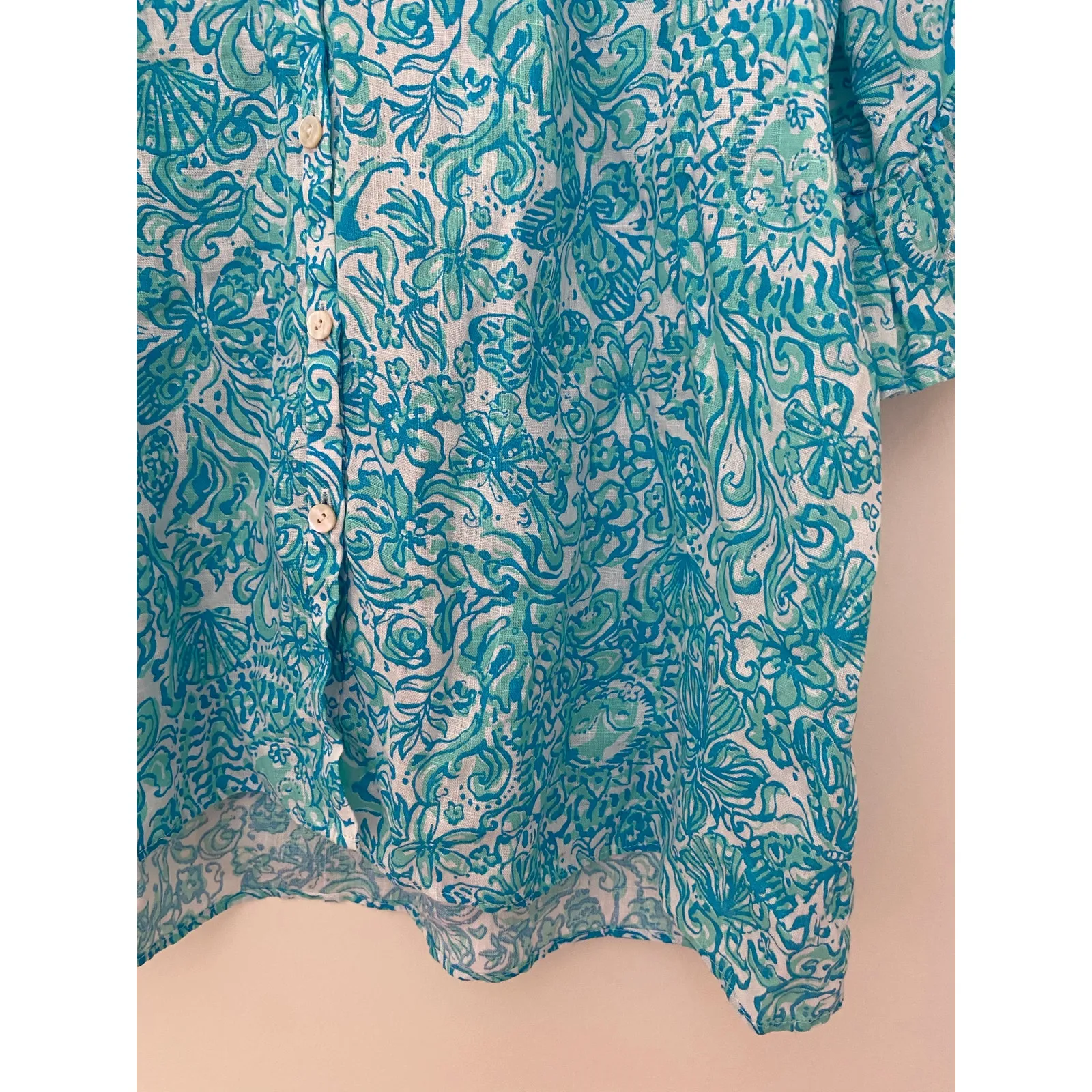 Lilly Pulitzer Tayla Resort White Took Me By Sunrise Linen Top Blue Ruffle EUC M - Image 4