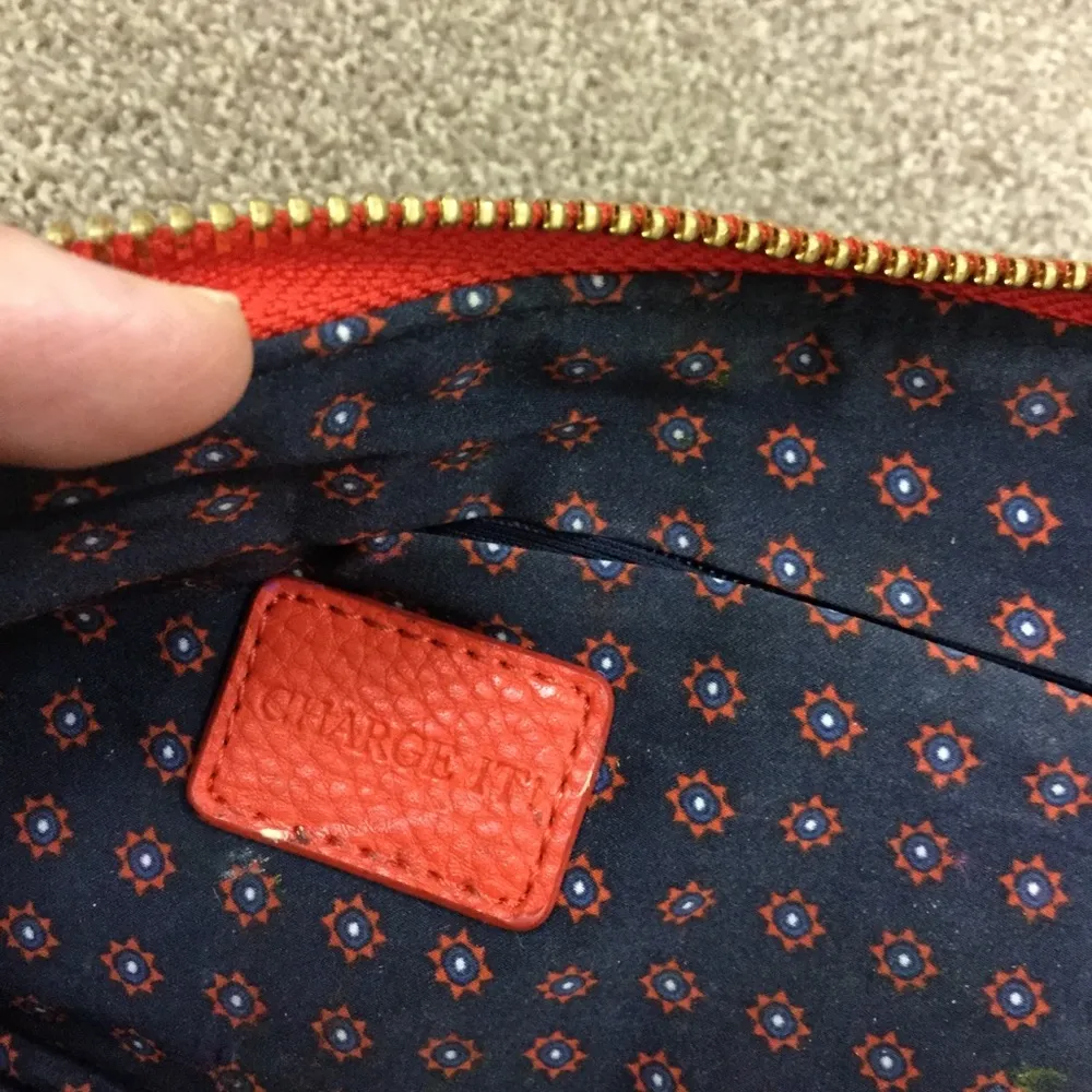 Super cute wristlet! Great for any outfit! New! - Image 4