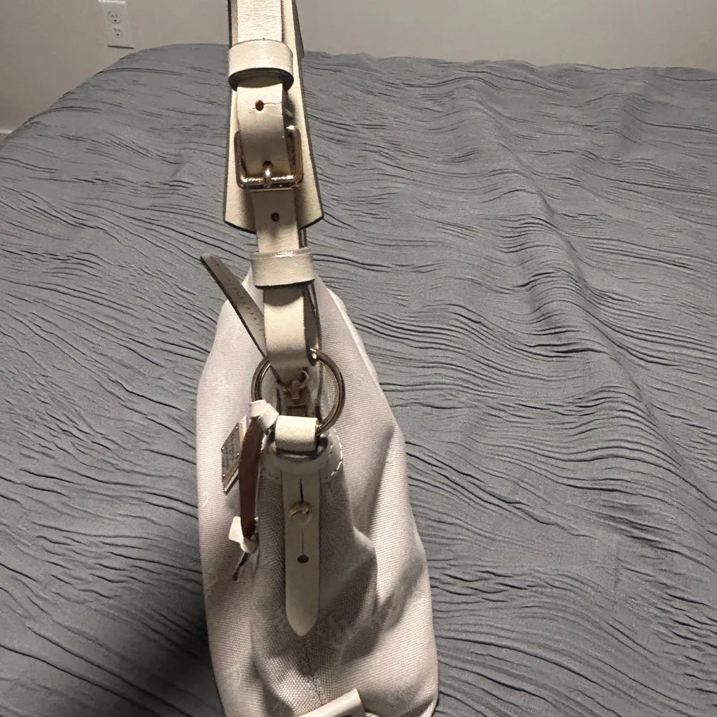 Dooney & Bourke Signature Handbag - Image 5