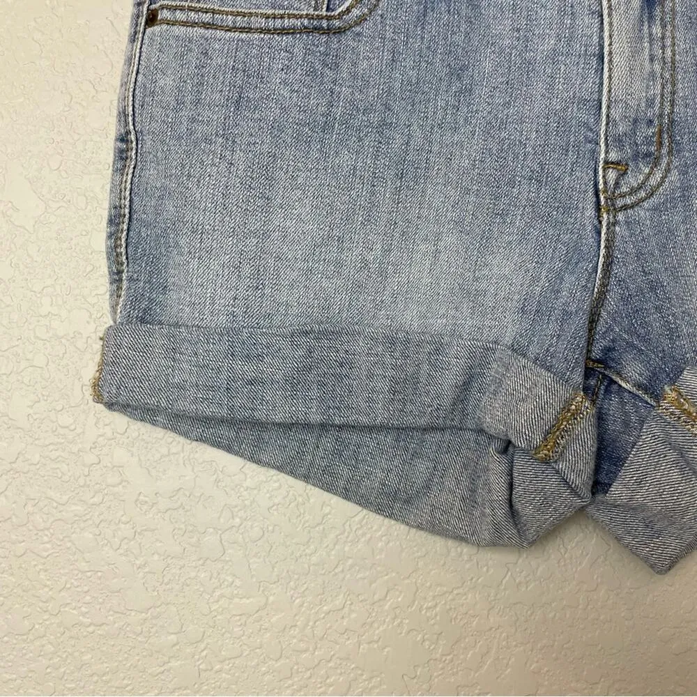 BDG Light Denim Cuffed Shortie Shorts Size 29 - Image 3