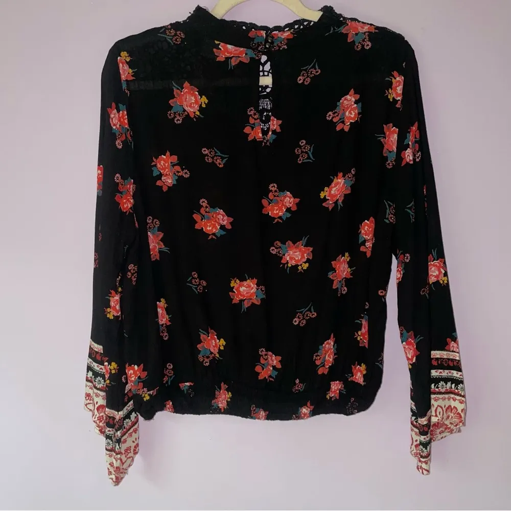 Angie Blouse L Black Floral Whimsigoth Bell Sleeve Crochet Eyelet High Neck - Image 4