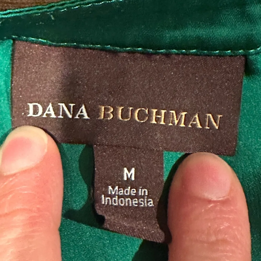 Dana Buchman Satin Emerald Green V Neck Metal Buttons & Metal Hooks Sleeve  Sz M - Image 10