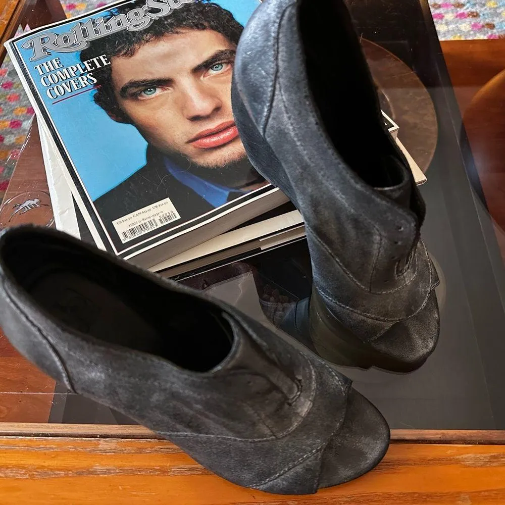 Joes Jeans Cristy Vintage Oil Rubbed Wedge Booties sz 8 - Image 2