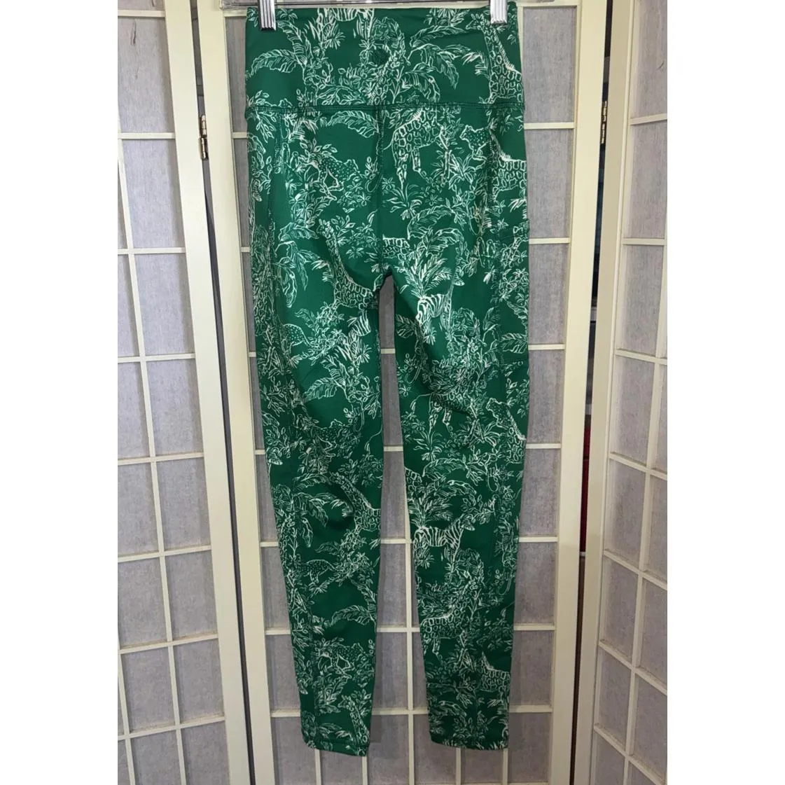 Lilly Pulitzer Luxletic High Rise Weekender Leggings Fiddle Leaf Green Safari - Image 10
