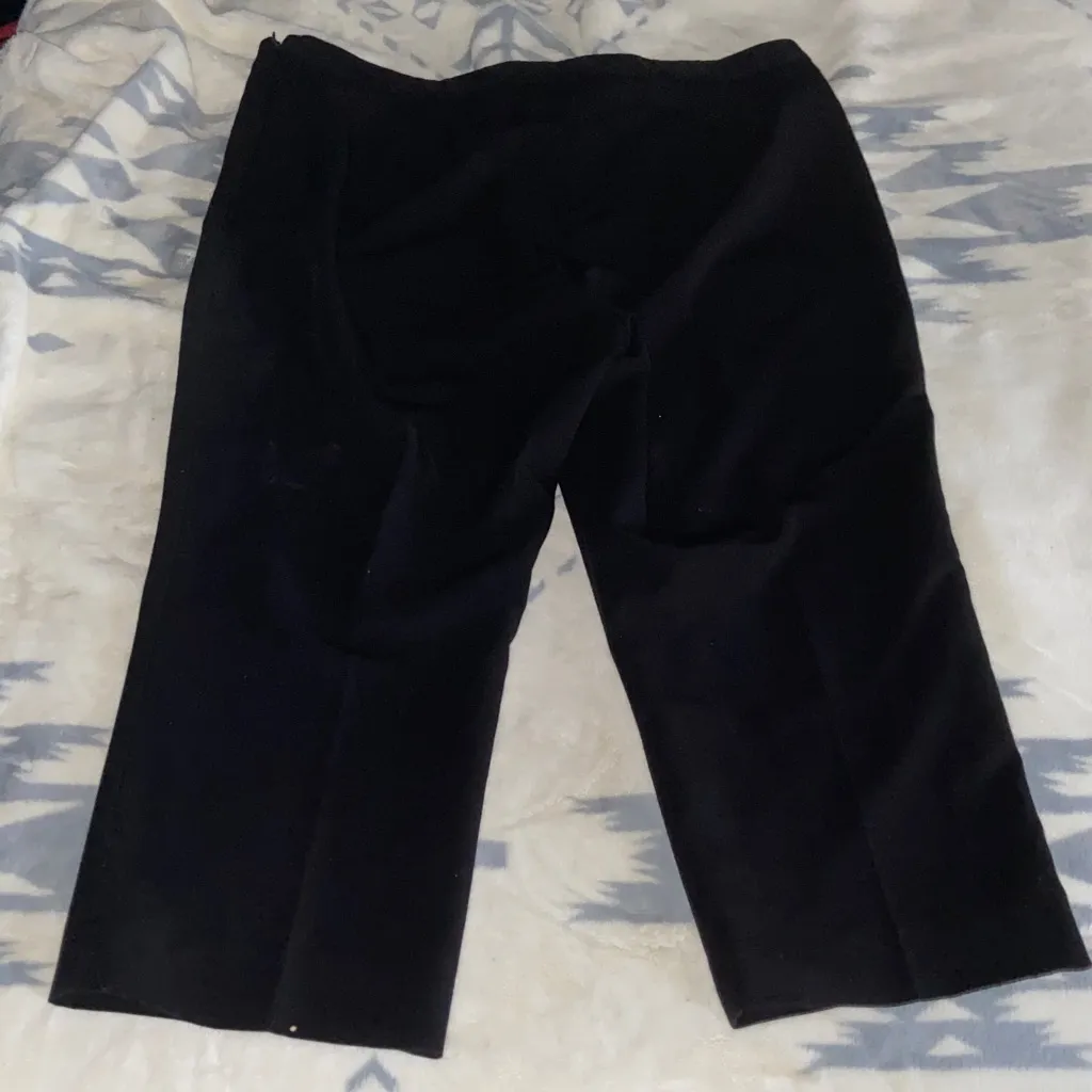 BLACK STUD EMBELLISHED CAPRI PANTS Business Casual Larry Levine - Image 4