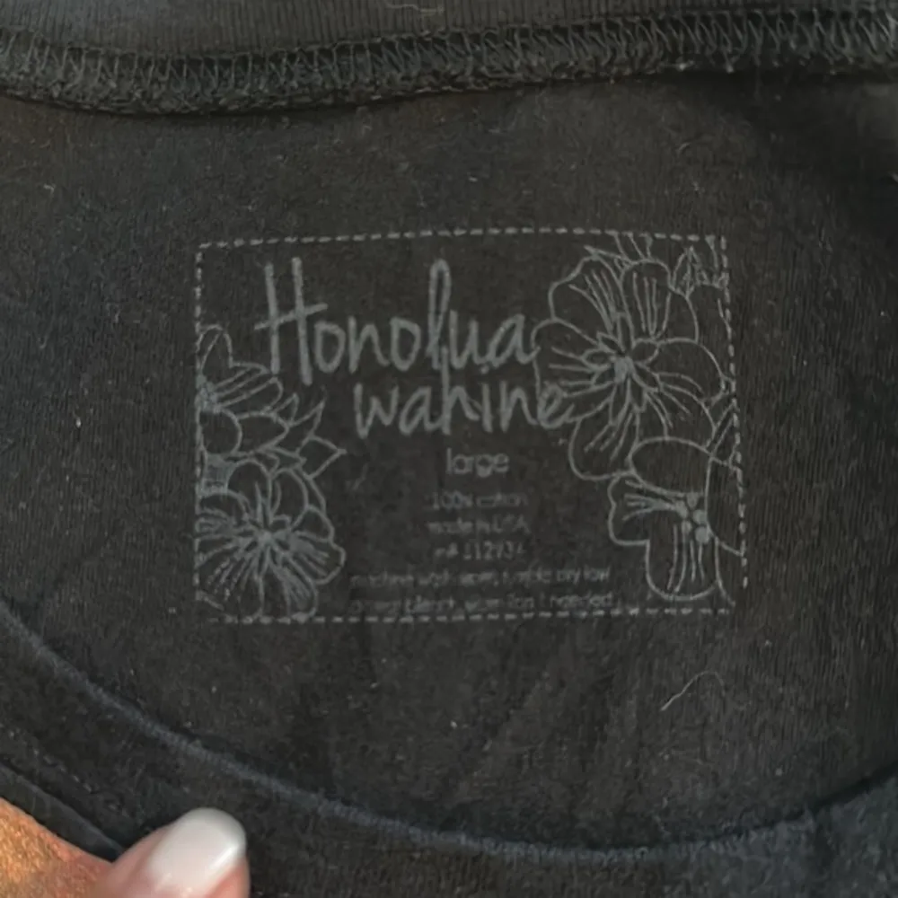 Honolua Wahine Black Hawaii Floral Graphic Shirt Size Large EUC #2280 - Image 3
