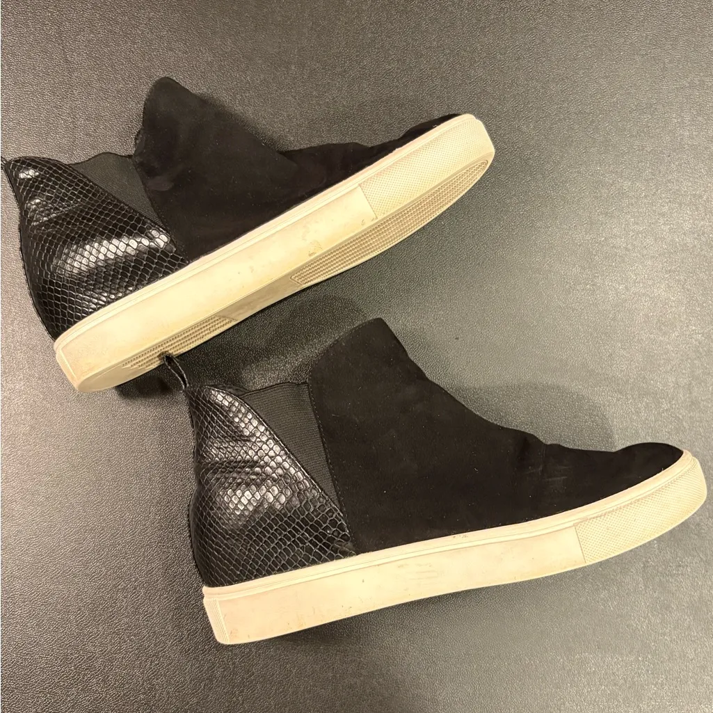 Steve Madden women’s black velvet faux snakeskin ankle boots, size 8 - Image 5