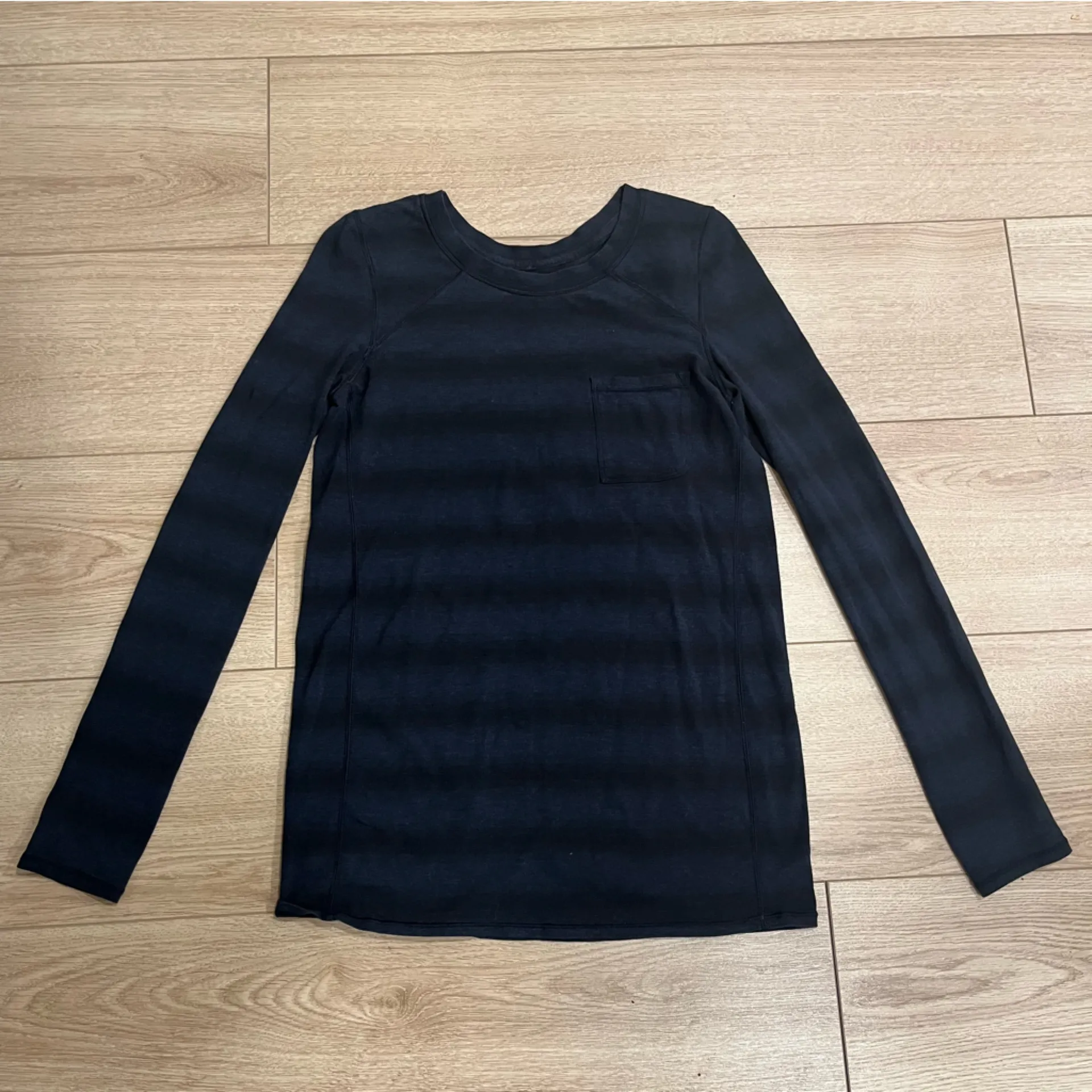 Lululemon Women’s Find Your Zen Blue Black Striped Long Sleeve Pocket Size 6 - Image 2