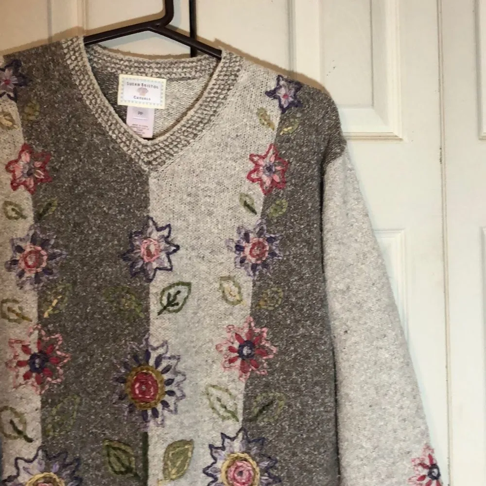 Susan Bristol Vintage Floral Sweater NWT PP - Image 3