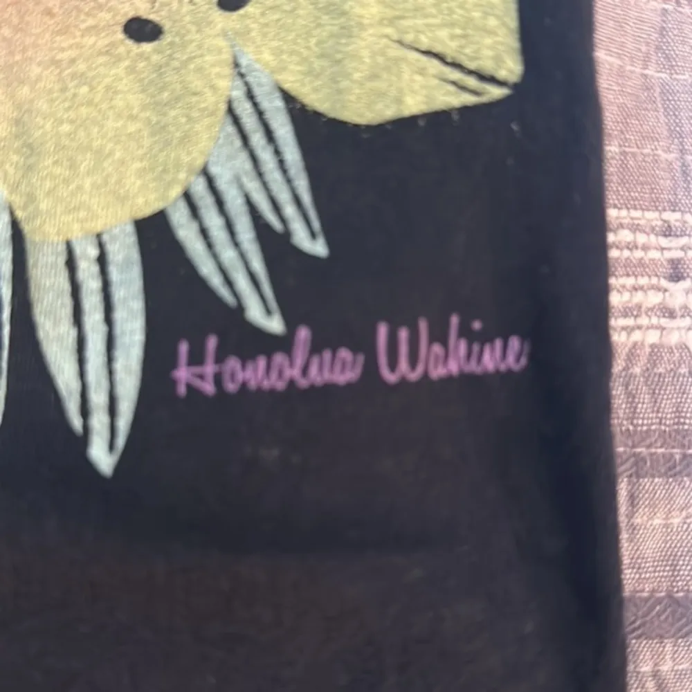 Honolua Wahine Black Hawaii Floral Graphic Shirt Size Large EUC #2280 - Image 2