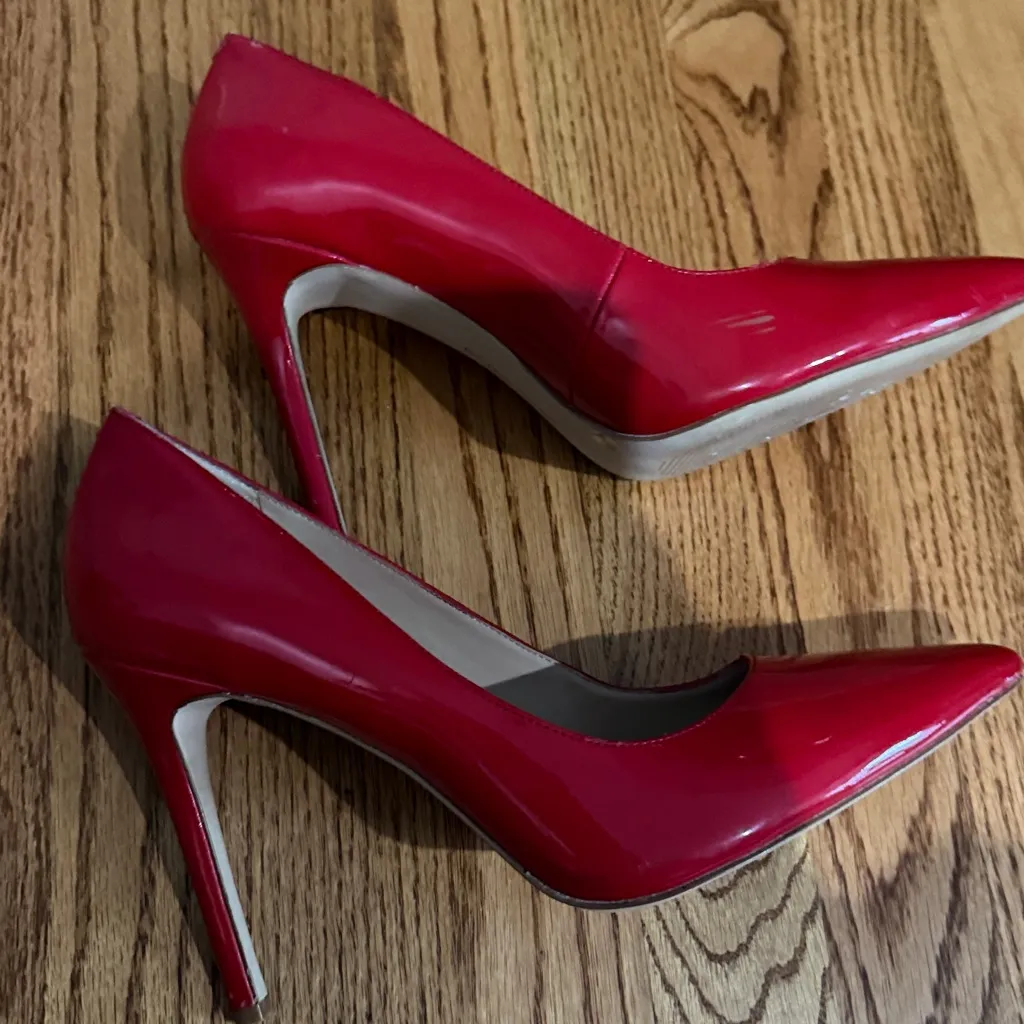 Elegant Red Pumps BCBG generation patent 4 inch heel size 10 - Image 3