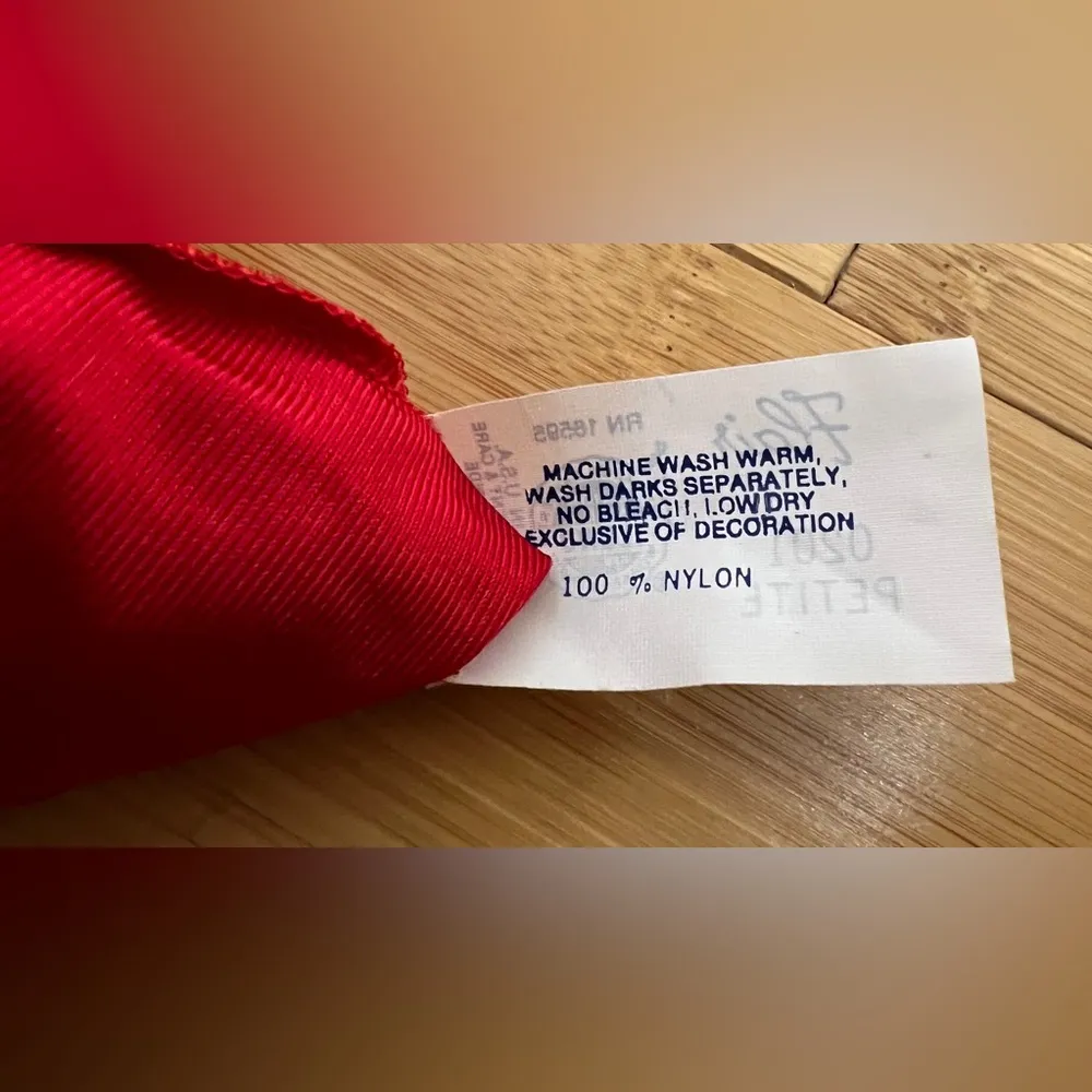 Vintage Union made women’s Flair red Nylon maxi lingerie nightgown/dress| PETITE Size undefined - Image 10