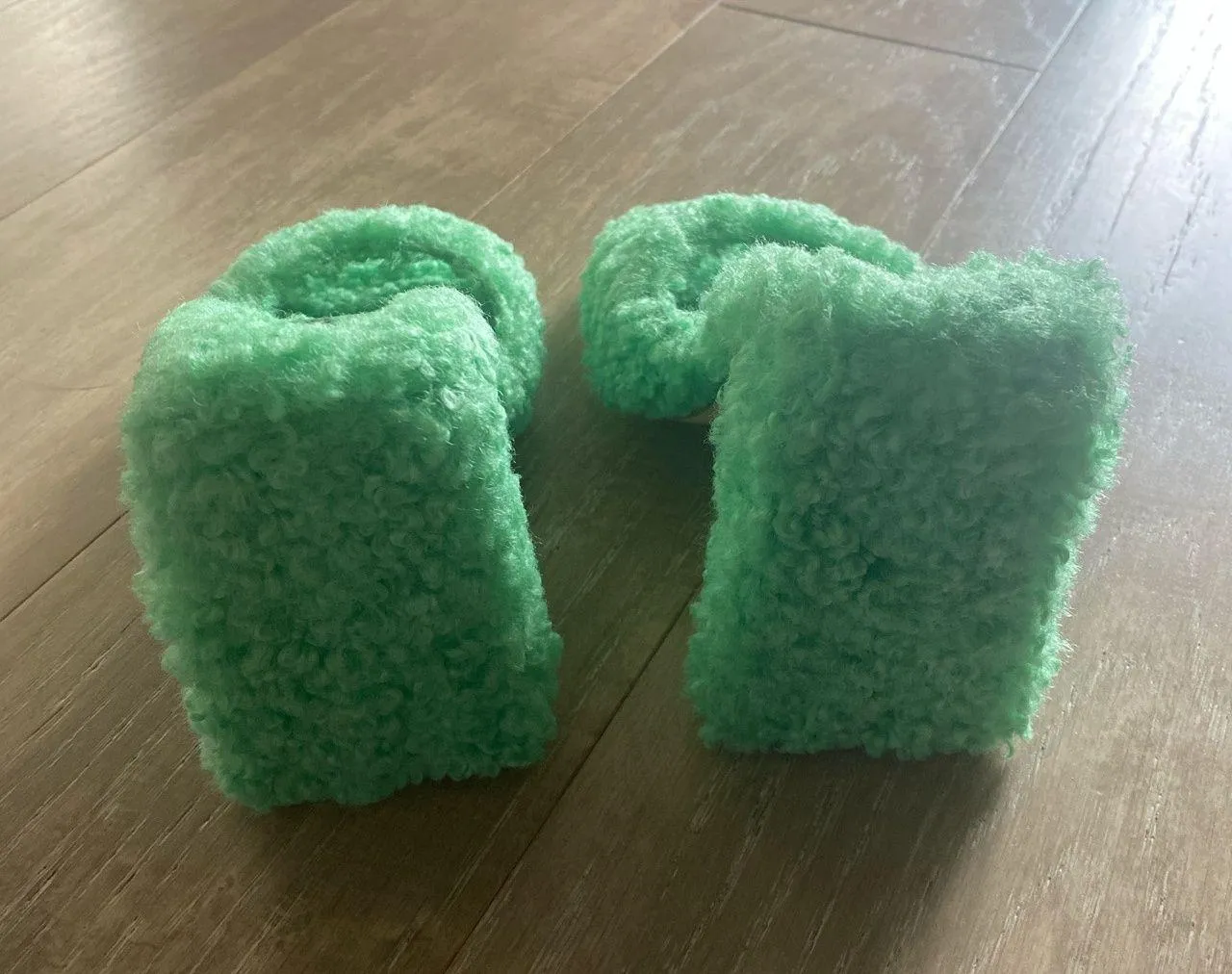 Dollskill Lemon Drop green fuzzy furry kitten heels 7.5 NEW - Image 2