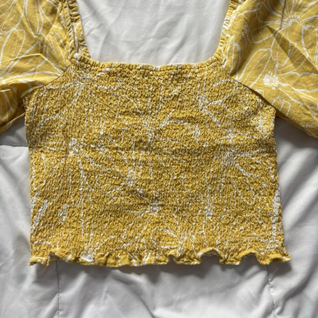 Universal Threads Universal Thread Womens Medium Yellow Square Neck Puff Sleeve Crop Top Blouse - Image 2