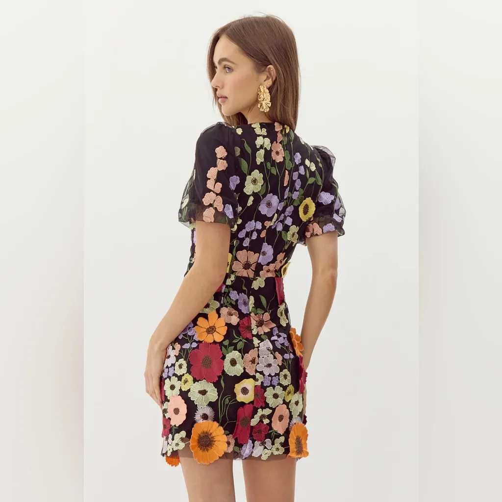 Adelyn Rae 3D Floral Embroidered Mesh V-Neck Short‎ Sleeve Mini Dress Sz small - Image 2