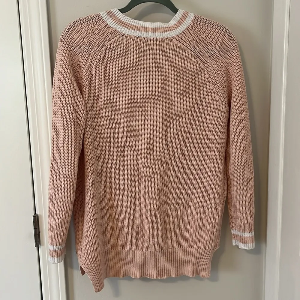 V Neck light pink sweater in size Medium - Image 7