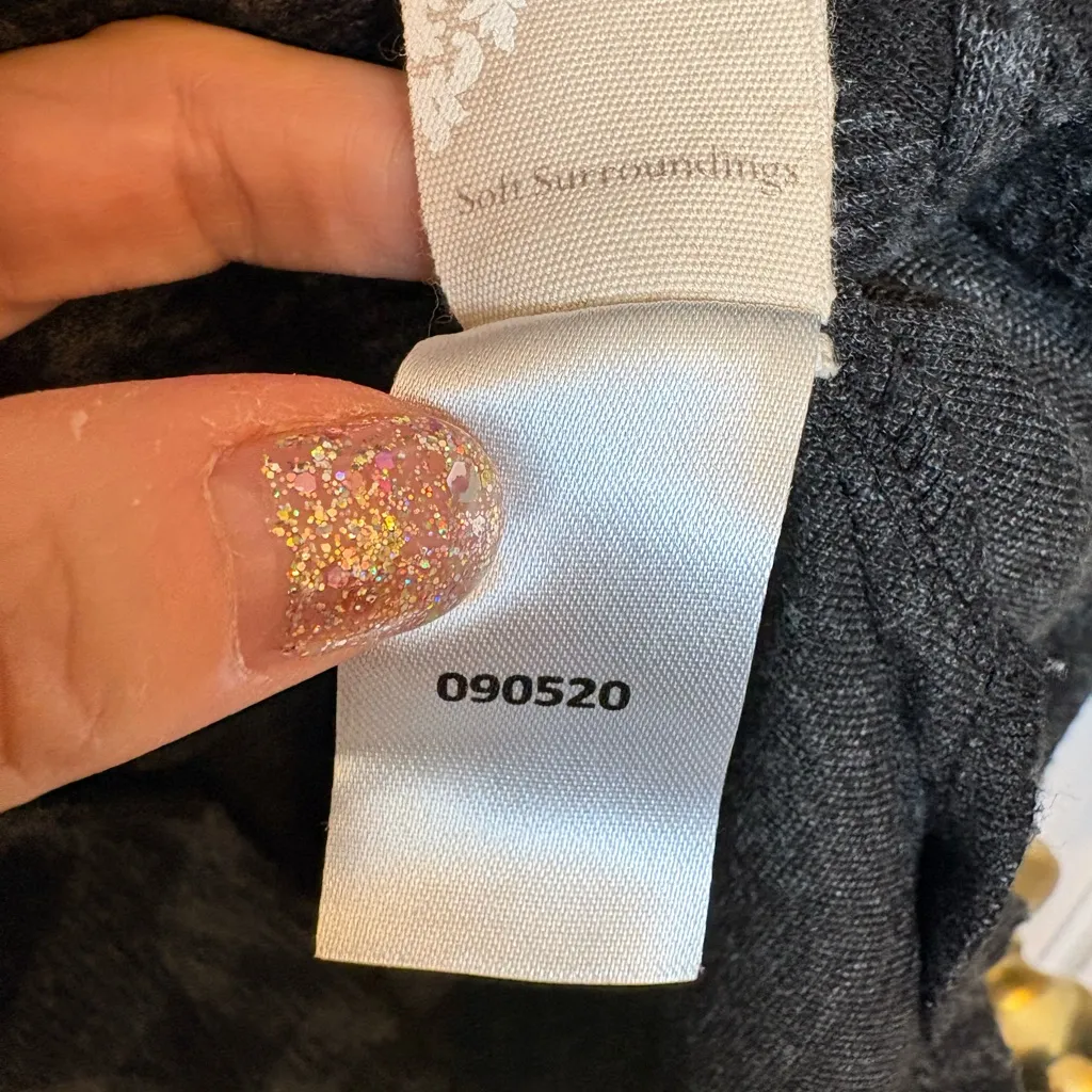 Soft Surroundings Black Gray Plaid Button Front Tunic Shirt Classic Casual Small - Image 7