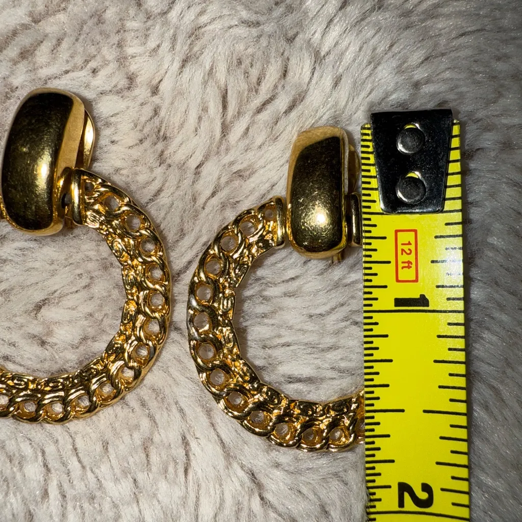 VINTAGE 80 90s MONET CHUNKY GOLD TONE DOOR‎ KNOCKER CHAIN DROP EARRINGS CLIP ON - Image 6
