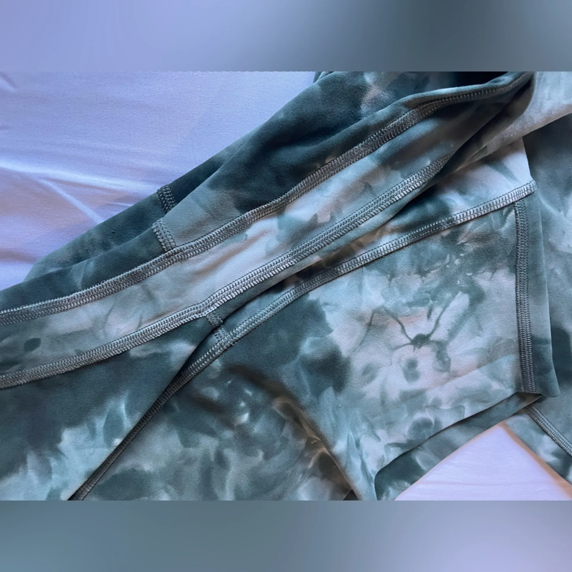 Lululemon diamond dye leggings - Image 5