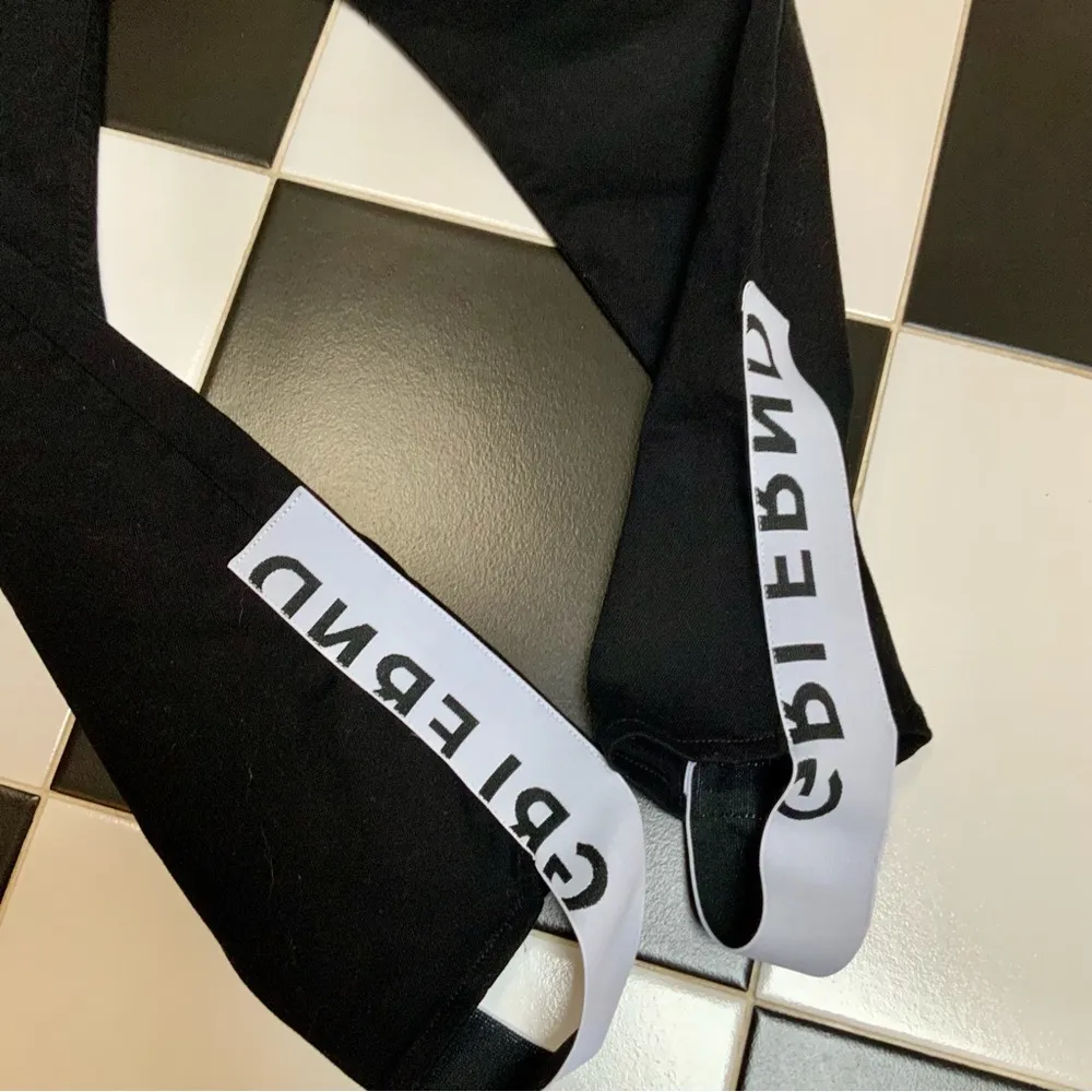 NWT GRLFRND Belluci Black Straight Leg Jeans Jet Set White Logo Stirrup 90s sz30 - Image 10