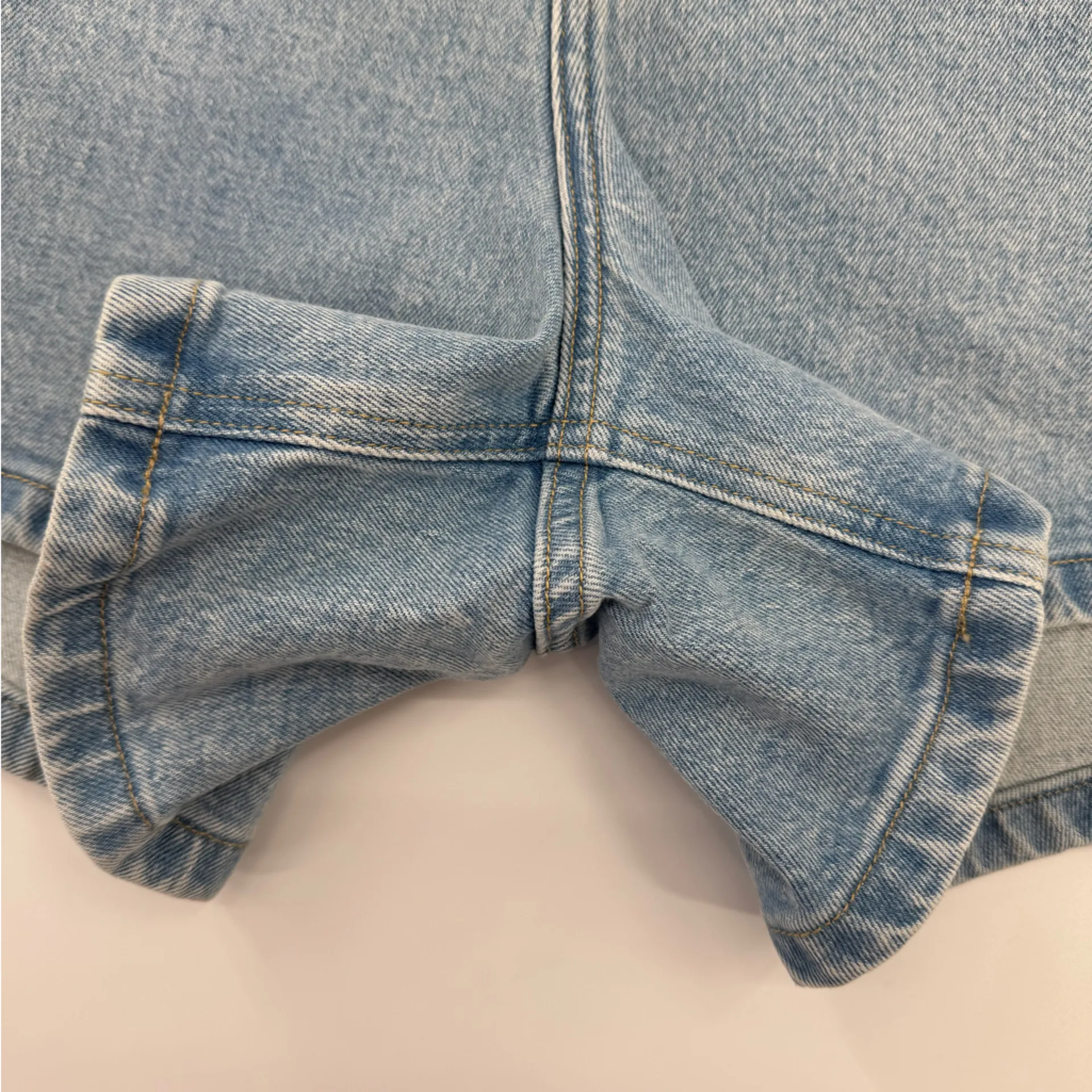 Abercrombie & Fitch Curve Love The 4" Mom Short High Rise Size 37/24 NWT - Image 6