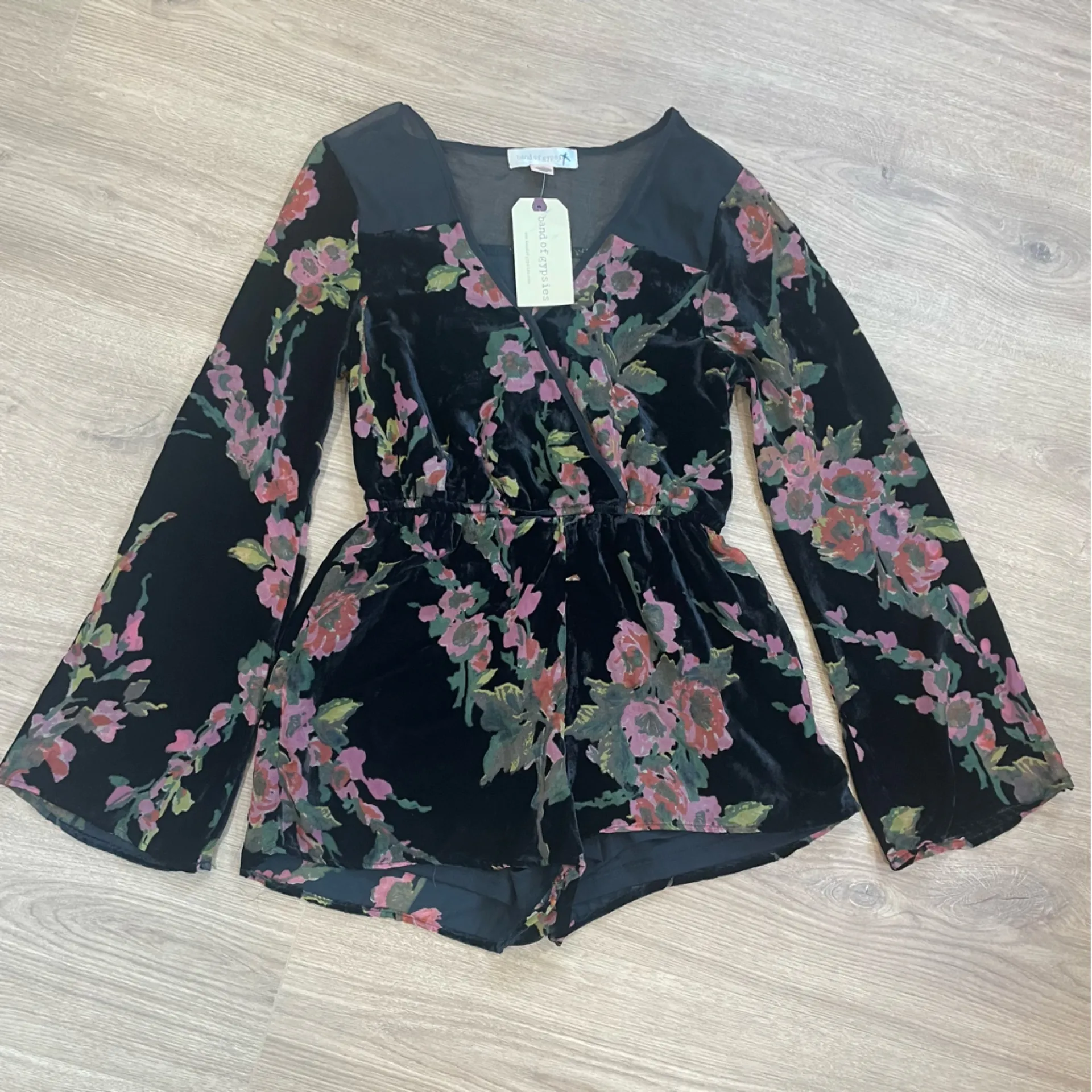 NWT Band of Gypsies Black and Pink Floral velvet Jumpsuit - Image 7