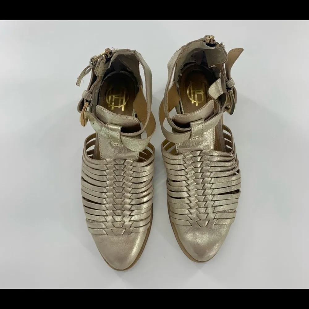 House Of Harlow 1960 Delaney Cutout Gold Bootie Size 7 - Image 9