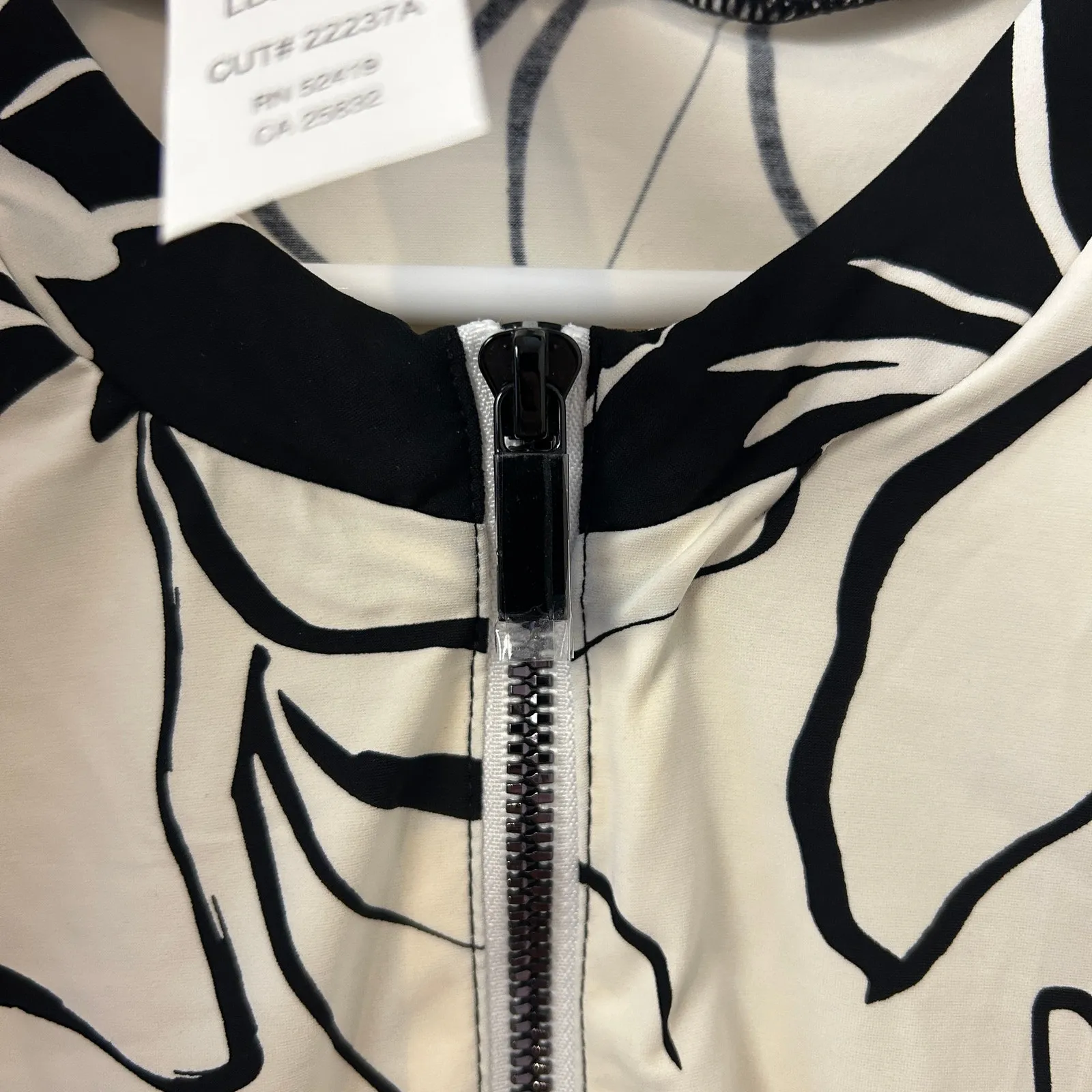 La Blanca Moonlit Half Zip Rashguard Top Swimwear Size Medium - Image 6