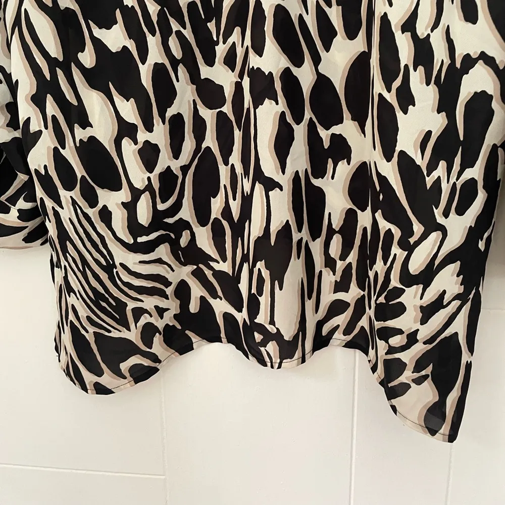 Dana Buchman Button Up Sheer Blouse Top Animal Print ~ Women’s Size Large - Image 9