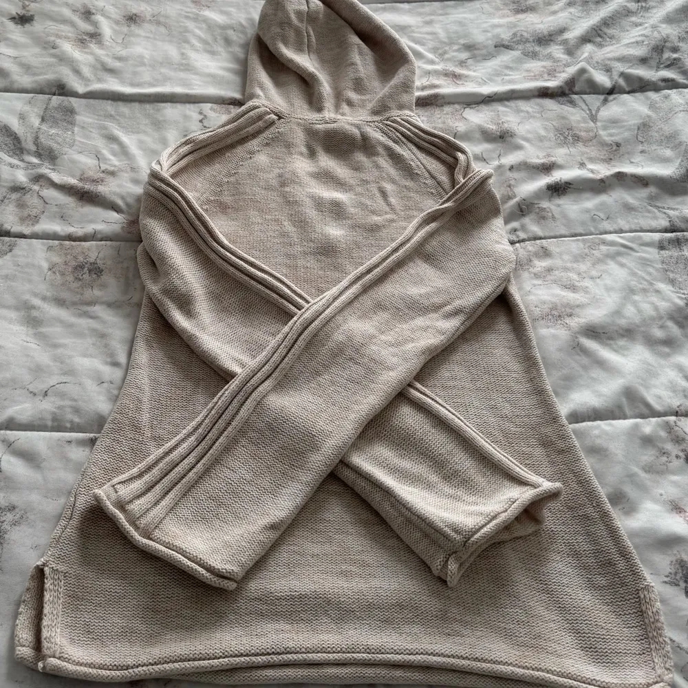 Roxy Cream cable Knit Hooded V-neck kangaroo pocket Sweater, size M outdoor - Image 14