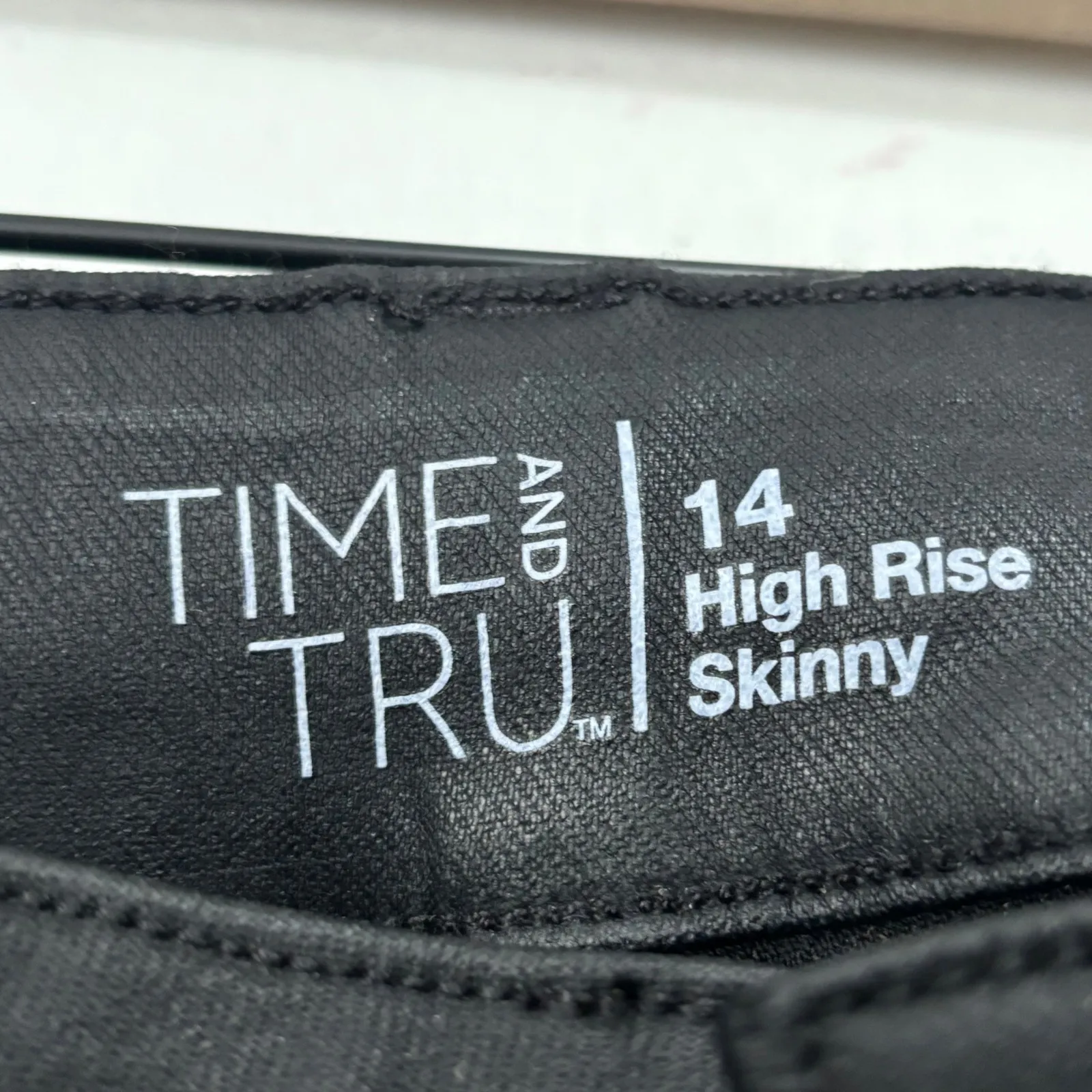 Time and Tru Womens Black Coated High Rise Skinny Jeggings Size 14 - Image 2