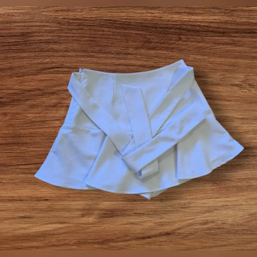 Endless Rose  FLOUNCE WAIST TIE MINI SKORT ruffle white zipper size M - Image 2